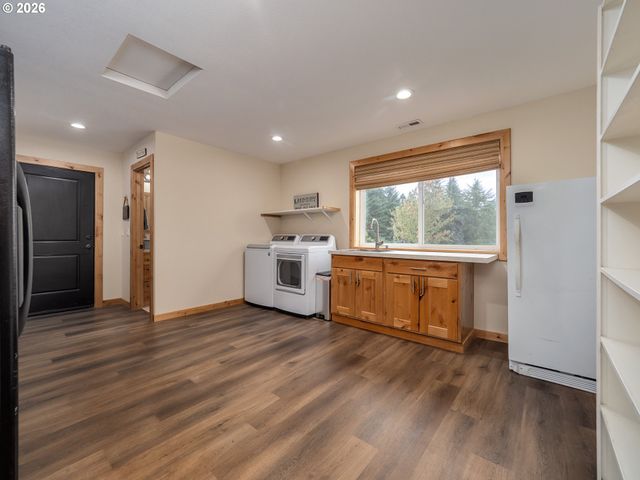 36211 Se WILDCAT MOUNTAIN Dr, Eagle Creek, OR 97022