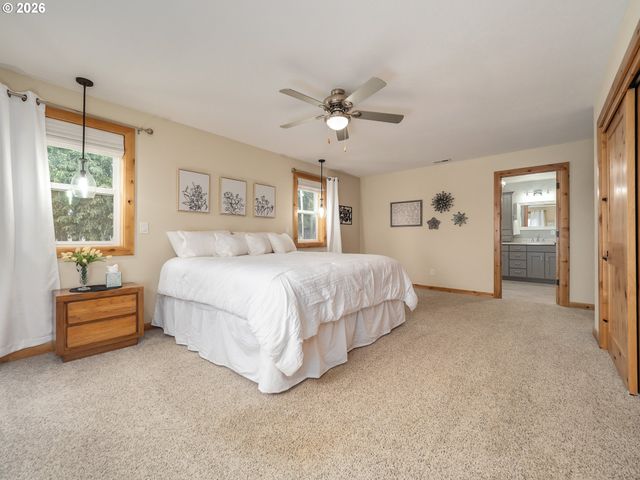 36211 Se WILDCAT MOUNTAIN Dr, Eagle Creek, OR 97022