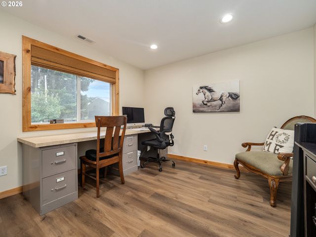 36211 Se WILDCAT MOUNTAIN Dr, Eagle Creek, OR 97022