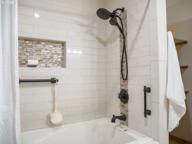 36211 Se WILDCAT MOUNTAIN Dr, Eagle Creek, OR 97022