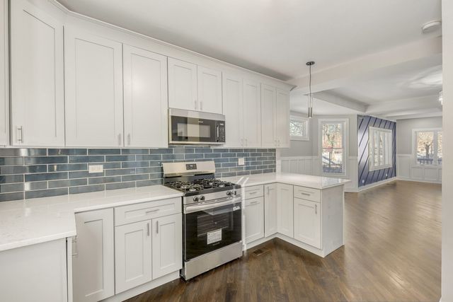 1837 W 104th Street, Chicago, IL 60643