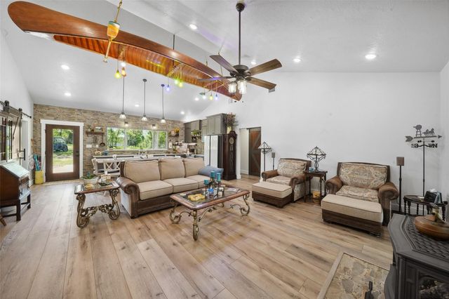 4924 County Road 4263, Marquez, TX 77865