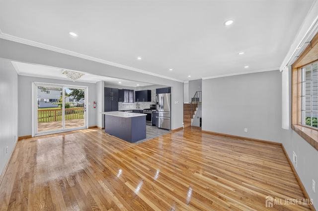17 Wedgewood Drive, Carteret, NJ 07008