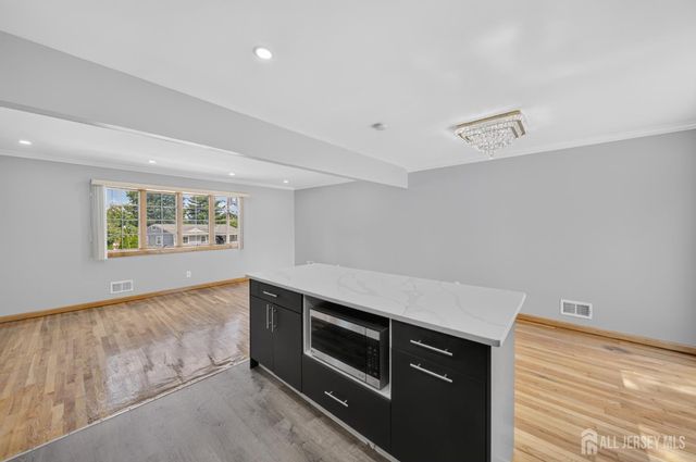 17 Wedgewood Drive, Carteret, NJ 07008