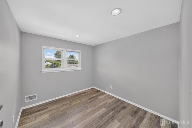 17 Wedgewood Drive, Carteret, NJ 07008