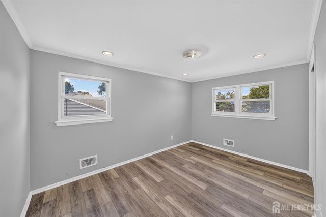 17 Wedgewood Drive, Carteret, NJ 07008