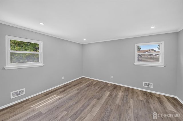 17 Wedgewood Drive, Carteret, NJ 07008