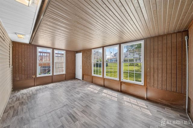 17 Wedgewood Drive, Carteret, NJ 07008