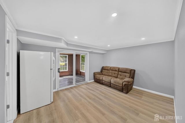 17 Wedgewood Drive, Carteret, NJ 07008