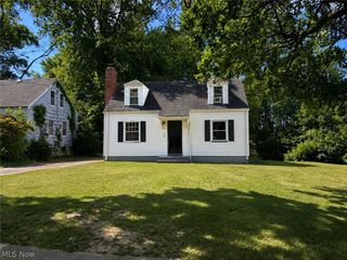 451 W Hylda Avenue, Youngstown, OH 44511