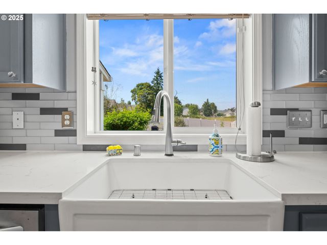 2308 Nw 7TH St, Battle Ground, WA 98604
