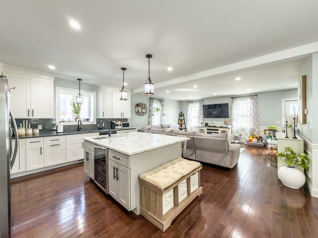 212 Main St, Fairhaven, MA 02719