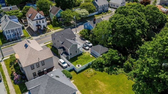 212 Main St, Fairhaven, MA 02719
