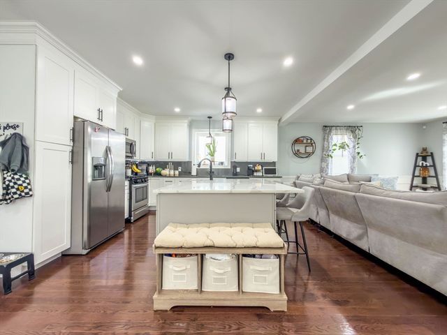 212 Main St, Fairhaven, MA 02719