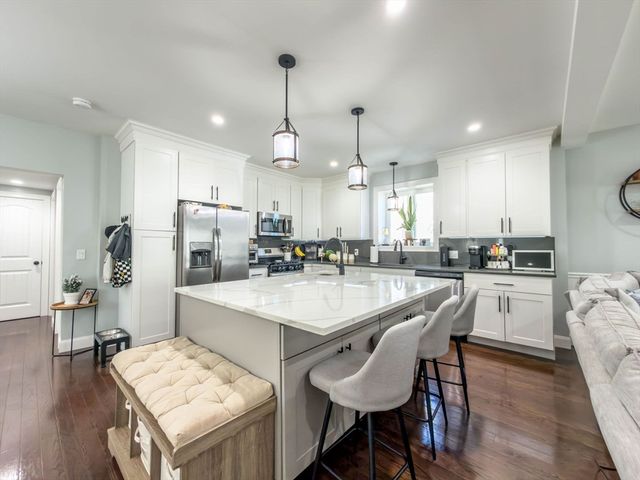 212 Main St, Fairhaven, MA 02719