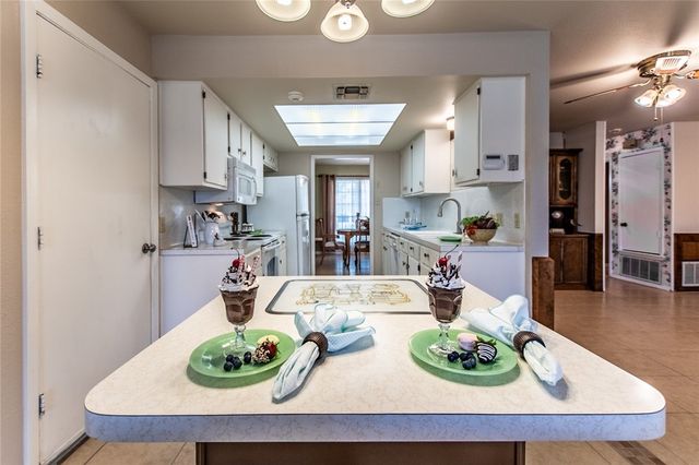 3609 Capri Dr, Corpus Christi, TX 78415