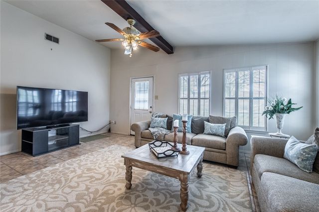 3609 Capri Dr, Corpus Christi, TX 78415