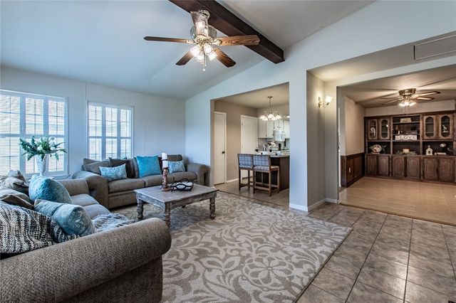 3609 Capri Dr, Corpus Christi, TX 78415