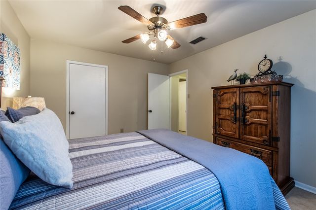3609 Capri Dr, Corpus Christi, TX 78415