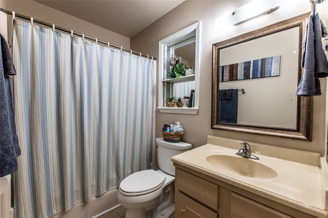 3609 Capri Dr, Corpus Christi, TX 78415