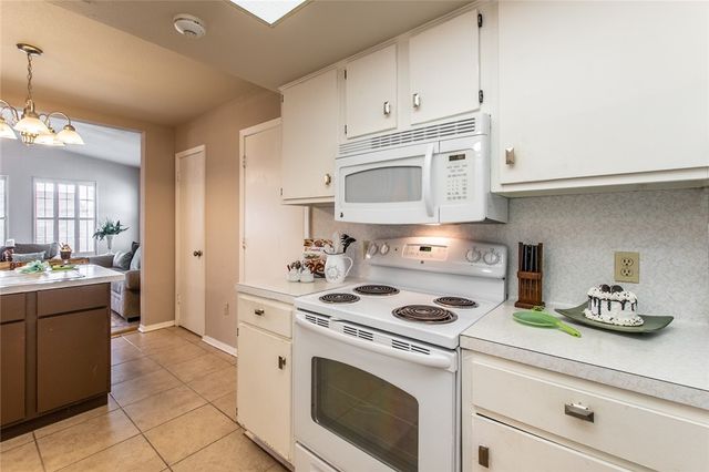 3609 Capri Dr, Corpus Christi, TX 78415