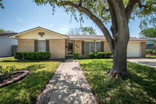 3609 Capri Dr, Corpus Christi, TX 78415