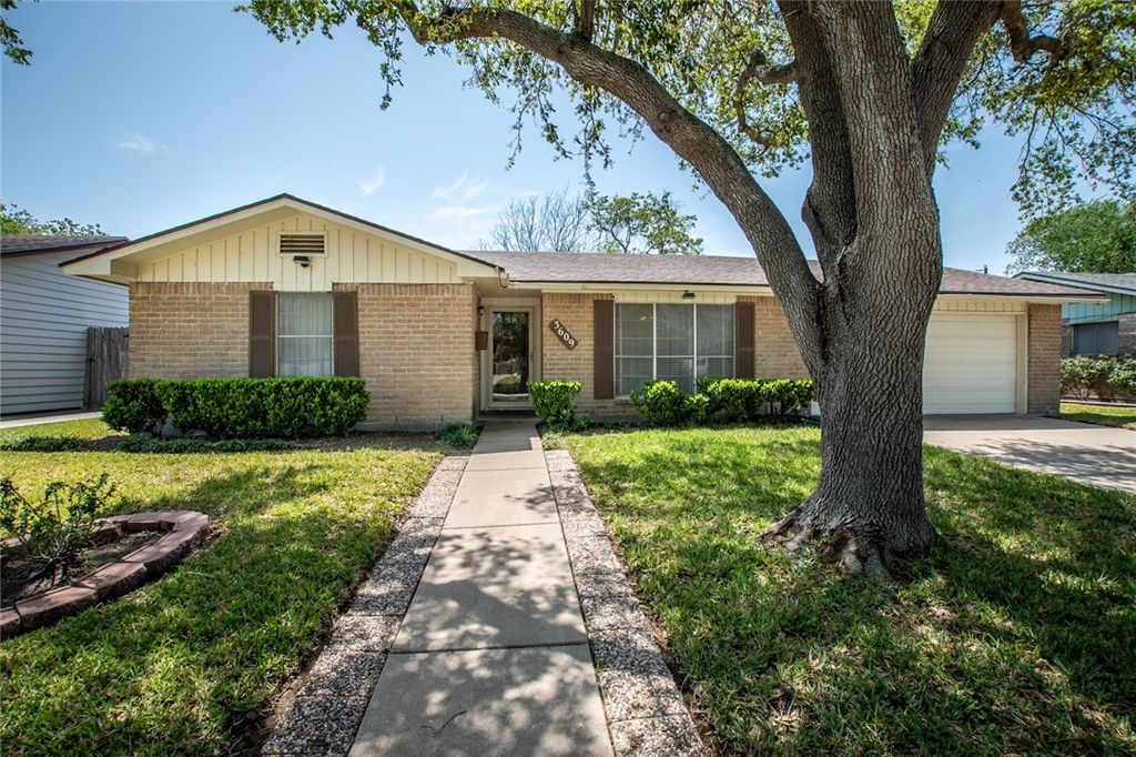3609 Capri Dr, Corpus Christi, TX 78415