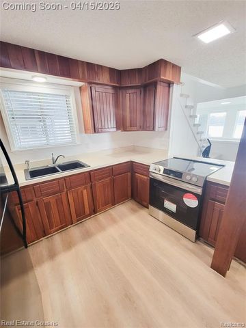 13020 Fenton Street, Fenton, MI 48430