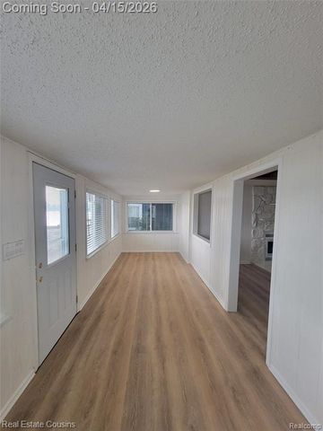 13020 Fenton Street, Fenton, MI 48430