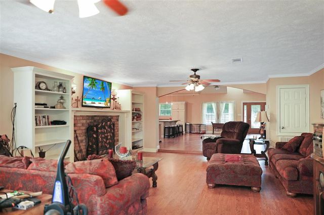 653 Ebenezer Cemetery Road, Leesville, LA 71446
