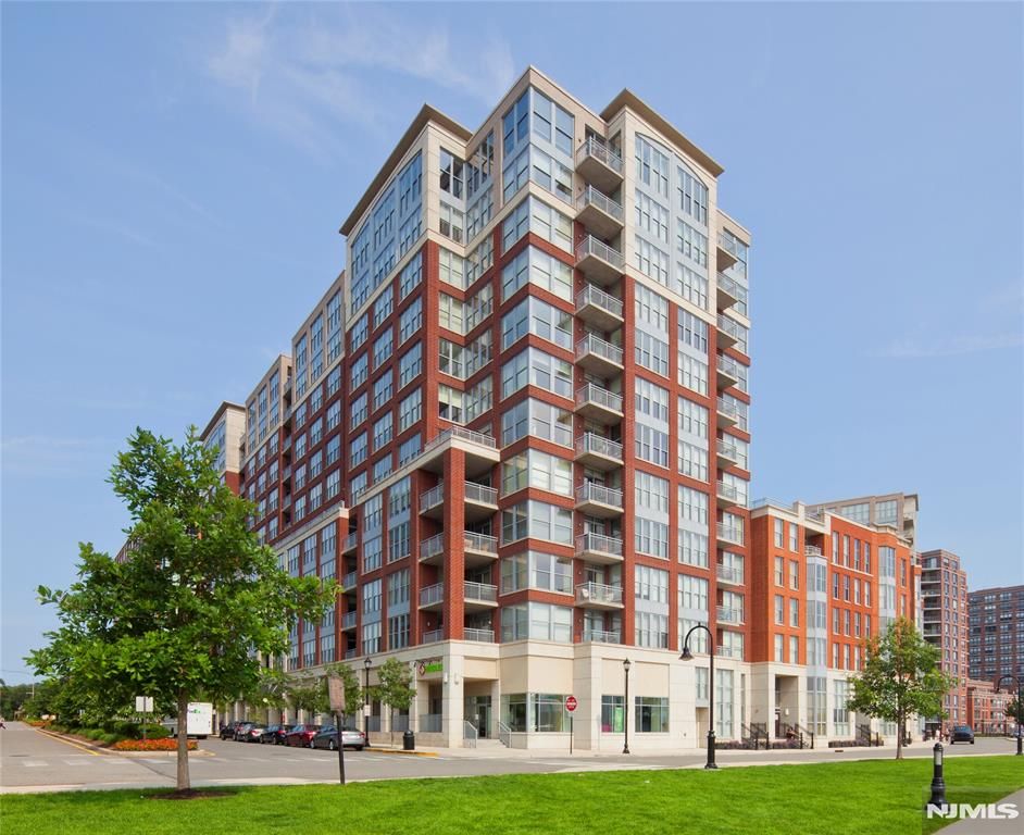 1125 Maxwell Lane 402, Hoboken, NJ 07030