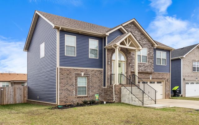 243 Dugger Dr, Clarksville, TN 37042