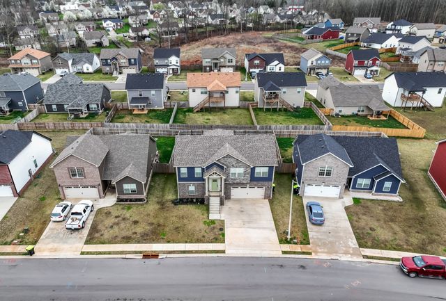 243 Dugger Dr, Clarksville, TN 37042