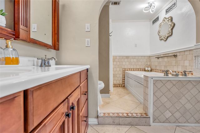 7609 Lake Highlands Drive, Fort Worth, TX 76179