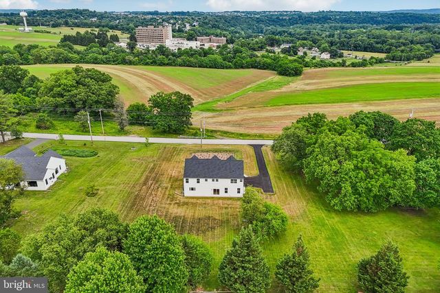 209 OLD STATE RD, Royersford, PA 19468