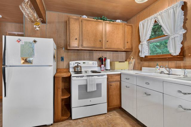 2395 Valley Road, Stoddard, NH 03464