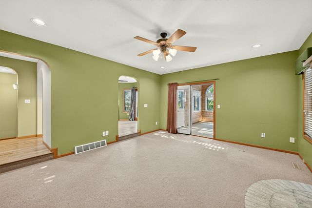 1505 Glendale Hills Drive NE, Rochester, MN 55906