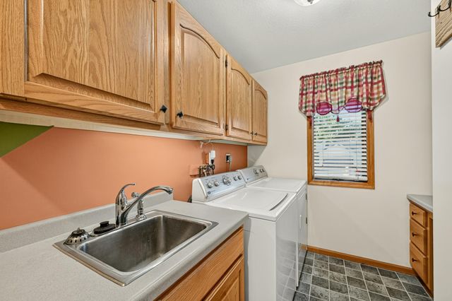 1505 Glendale Hills Drive NE, Rochester, MN 55906