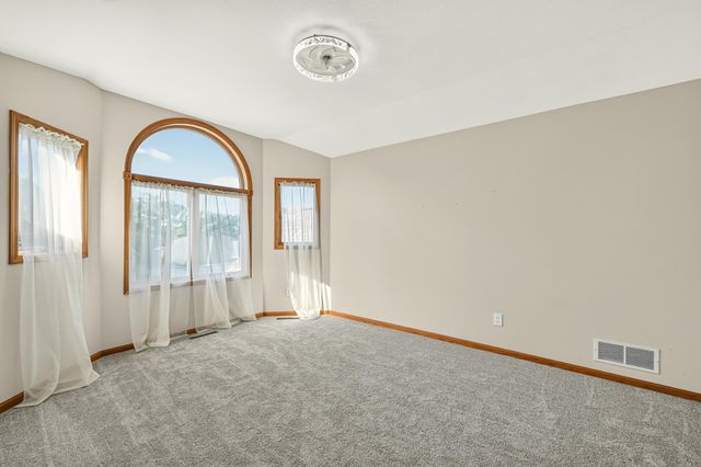 1505 Glendale Hills Drive NE, Rochester, MN 55906