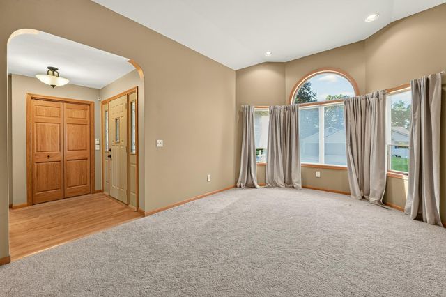 1505 Glendale Hills Drive NE, Rochester, MN 55906