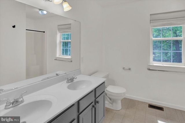 46 SPRING HILL RD, Hereford, PA 18056