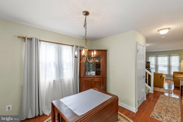 10 FENTON WOOD DR, Sterling, VA 20165