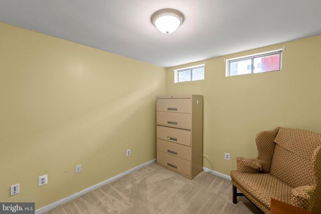 10 FENTON WOOD DR, Sterling, VA 20165