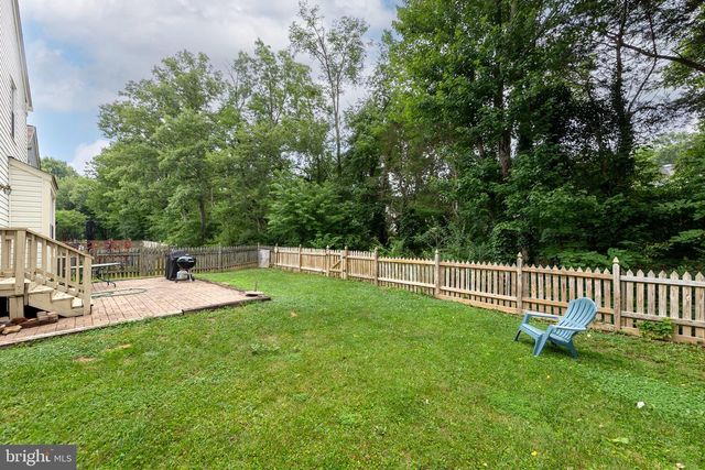 10 FENTON WOOD DR, Sterling, VA 20165