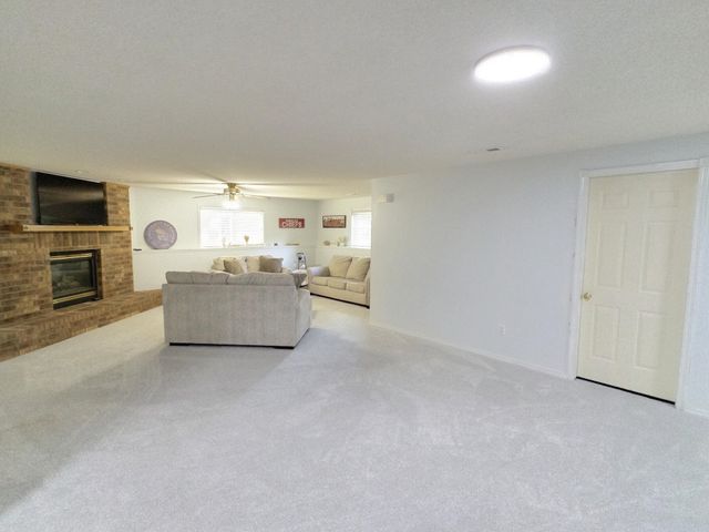 215 E Prather St, Mulvane, KS 67110