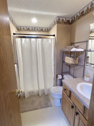 215 E Prather St, Mulvane, KS 67110