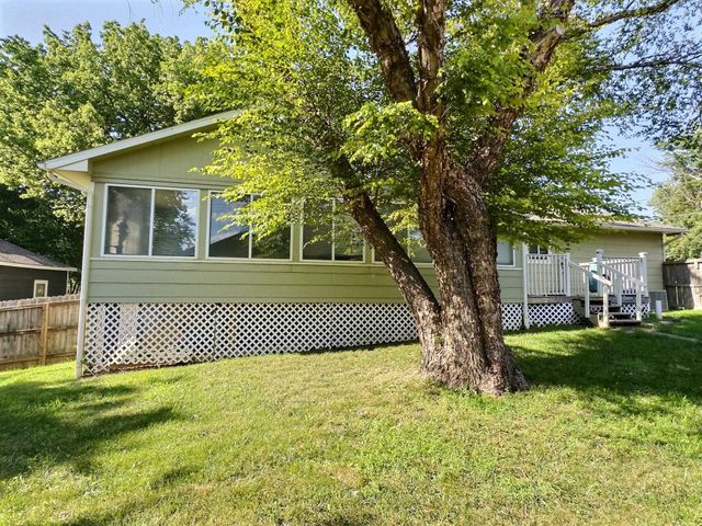 215 E Prather St, Mulvane, KS 67110