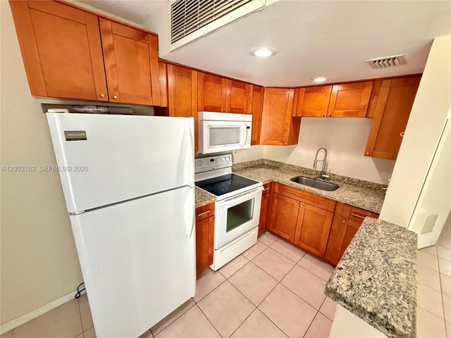 417 NE 17th Ave 10, Fort Lauderdale, FL 33301