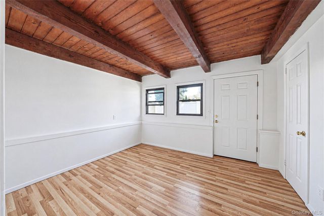 276 Deauville Boulevard, Copiague, NY 11726