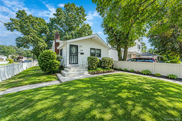276 Deauville Boulevard, Copiague, NY 11726